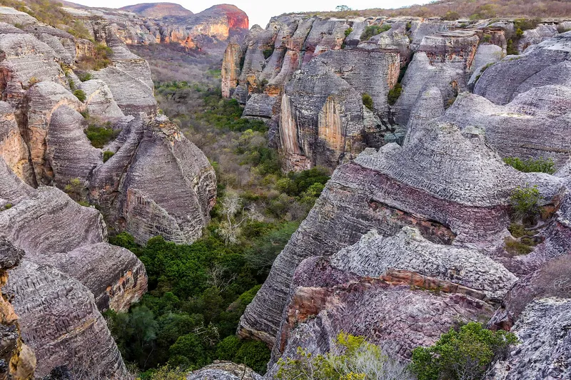 Formações rochosas do Baixão das Andorinhas, na Serra da Capivara